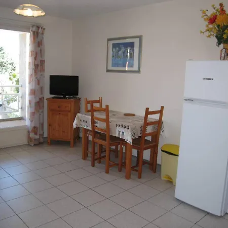 Apartment T2 Avec 5 Couchages, Piscine, Tennis, Proche Et Port, Animaux Admis - Saint-cyprien - Fr-1-106-47 *